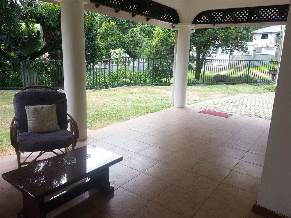 Anse aux Pins Lime Hill Lodge מראה חיצוני תמונה