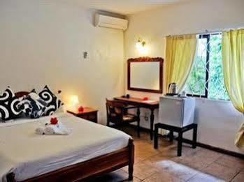 Anse aux Pins Lime Hill Lodge מראה חיצוני תמונה